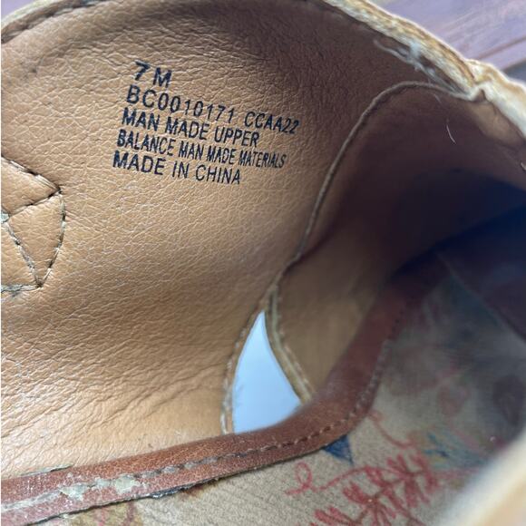 B.O.C. by Born Ceclia Clogs - Picture 6 of 6